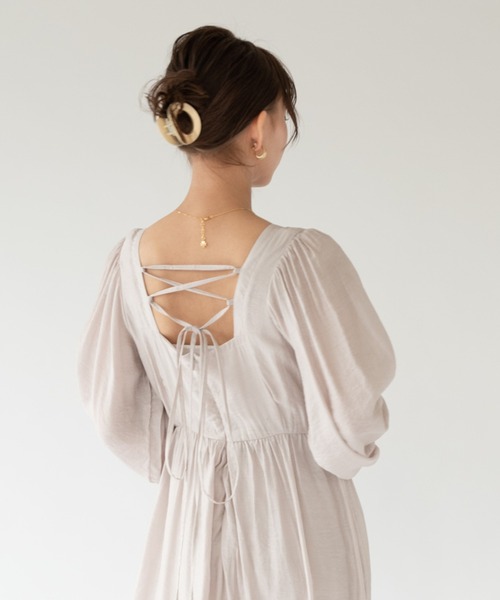 VRIA CHARME（バリアシャルム）の「スクエアネックスリットマキシワンピース（ワンピース・レディース・ブラック/ピンクベージュ/ナチュラル・FREE）」の9枚目の写真