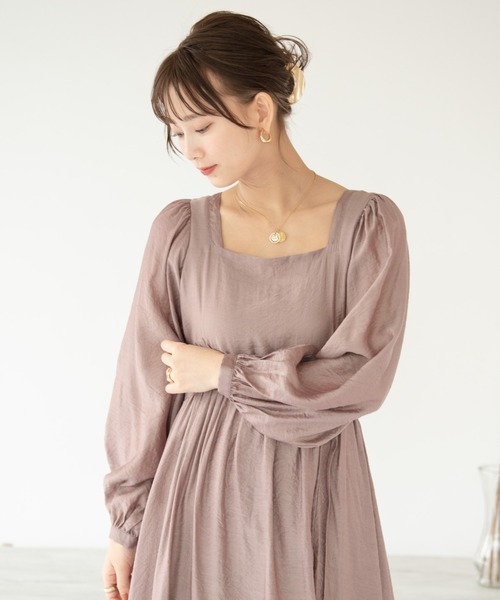 VRIA CHARME（バリアシャルム）の「スクエアネックスリットマキシワンピース（ワンピース・レディース・ブラック/ピンクベージュ/ナチュラル・FREE）」の10枚目の写真