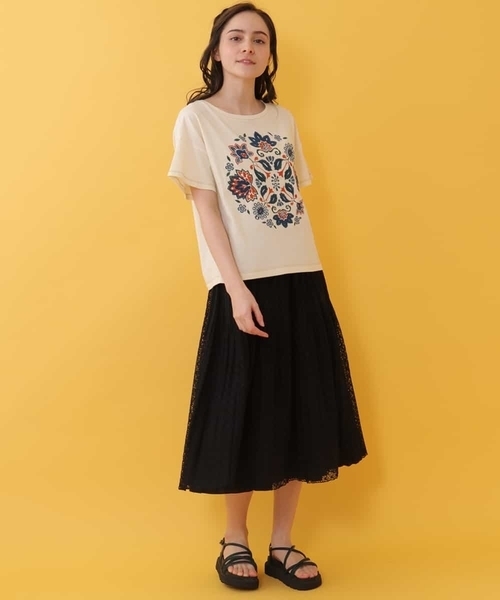 セール】Chiringuito フラワー刺繍Tシャツ（Tシャツ/カットソー 