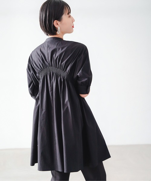 PAGEBOY（ページボーイ）の「シャーリングシャツミニワンピース（シャツワンピース・レディース・オフホワイト/ブラック・FREE）」の2枚目の写真