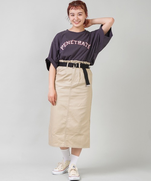 SPINNS（スピンズ）の「【ゆったりシルエット】PENETRATE カレッジデザインビッグTシャツ（Tシャツ/カットソー・レディース・ホワイト/ブルー/アッシュ/チャコール・ONESIZE）」の9枚目の写真