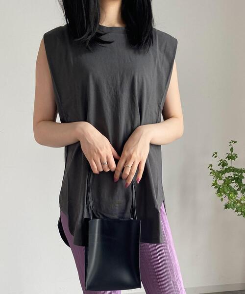 MLI'A(エムリア)の「フレンチスリーブTシャツ/A(Tシャツ/カットソー・レディース・パープル/カーキ/スミクロ/ブラウン/ベージュ/オフホワイト・M)」の1枚目の写真