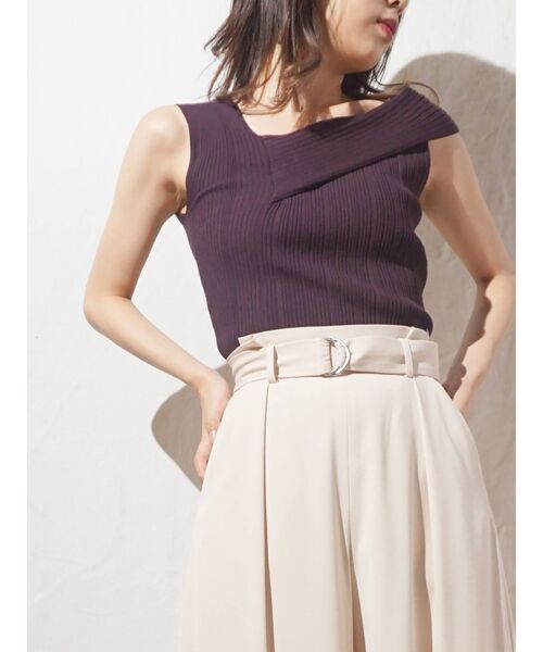 MERCURYDUO（マーキュリーデュオ）の「アシメネックチェンジリブコンパクトニット（ニット/セーター・レディース・ブラウン/オフホワイト/ピンク/ブルー・FREE）」の9枚目の写真