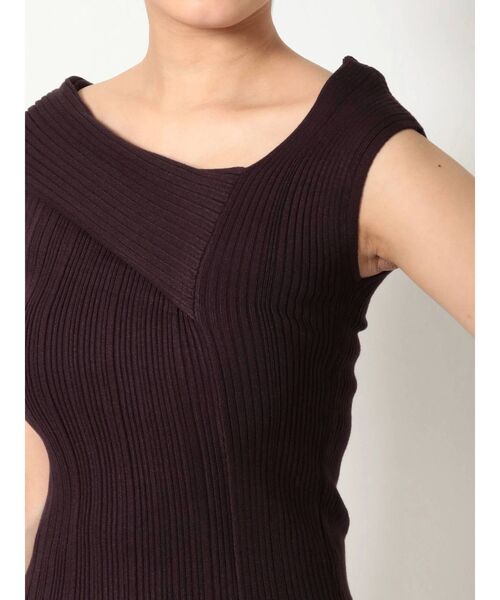 MERCURYDUO（マーキュリーデュオ）の「アシメネックチェンジリブコンパクトニット（ニット/セーター・レディース・ブラウン/オフホワイト/ピンク/ブルー・FREE）」の17枚目の写真