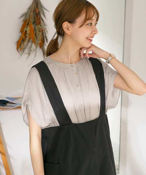 ITEMS URBANRESEARCH(アイテムズ アーバンリサーチ)の「ヨークギャザーブラウス(シャツ/ブラウス・レディース・グレー系その他/カーキ/チャコールグレー・FREE)」の3枚目の写真