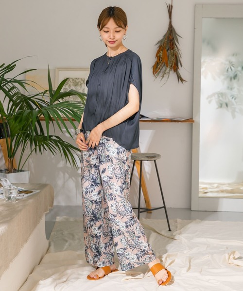 ITEMS URBANRESEARCH(アイテムズ アーバンリサーチ)の「ヨークギャザーブラウス(シャツ/ブラウス・レディース・グレー系その他/カーキ/チャコールグレー・FREE)」の7枚目の写真