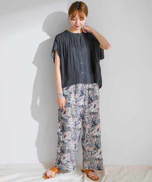 ITEMS URBANRESEARCH(アイテムズ アーバンリサーチ)の「ヨークギャザーブラウス(シャツ/ブラウス・レディース・グレー系その他/カーキ/チャコールグレー・FREE)」の11枚目の写真