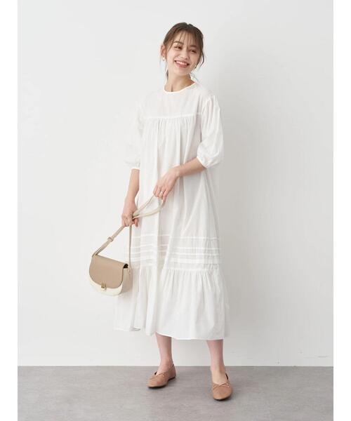 earth music&ecology（アースミュージックアンドエコロジー）の「ギャザータックティアードワンピース ＊（ワンピース・レディース・オフホワイト/サックスブルー/モカ・FREE）」の6枚目の写真