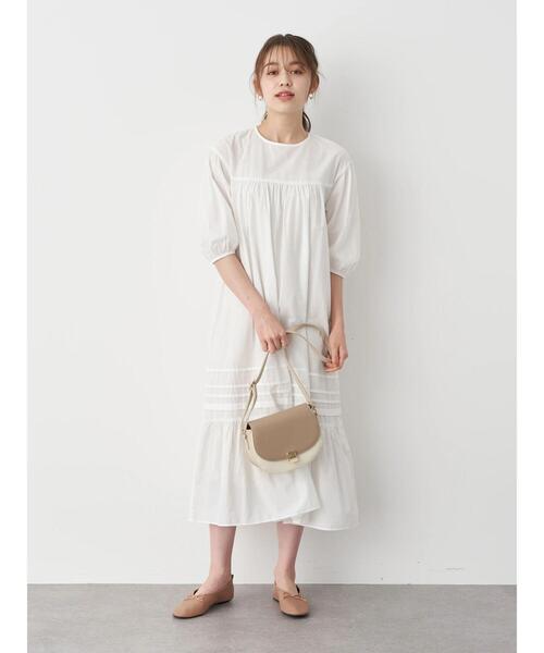 earth music&ecology（アースミュージックアンドエコロジー）の「ギャザータックティアードワンピース ＊（ワンピース・レディース・オフホワイト/サックスブルー/モカ・FREE）」の7枚目の写真