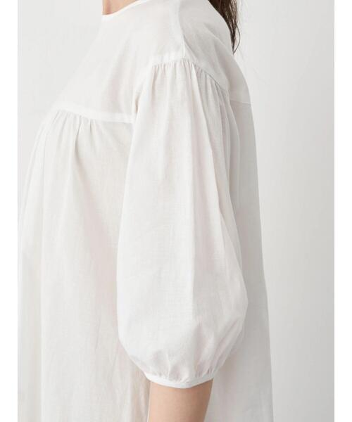 earth music&ecology（アースミュージックアンドエコロジー）の「ギャザータックティアードワンピース ＊（ワンピース・レディース・オフホワイト/サックスブルー/モカ・FREE）」の14枚目の写真