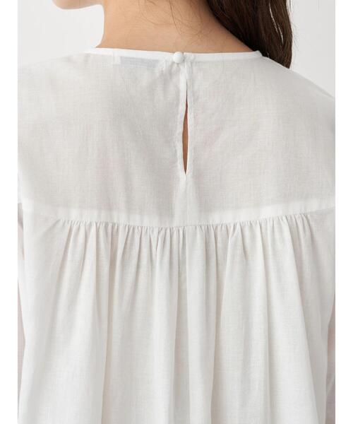 earth music&ecology（アースミュージックアンドエコロジー）の「ギャザータックティアードワンピース ＊（ワンピース・レディース・オフホワイト/サックスブルー/モカ・FREE）」の15枚目の写真