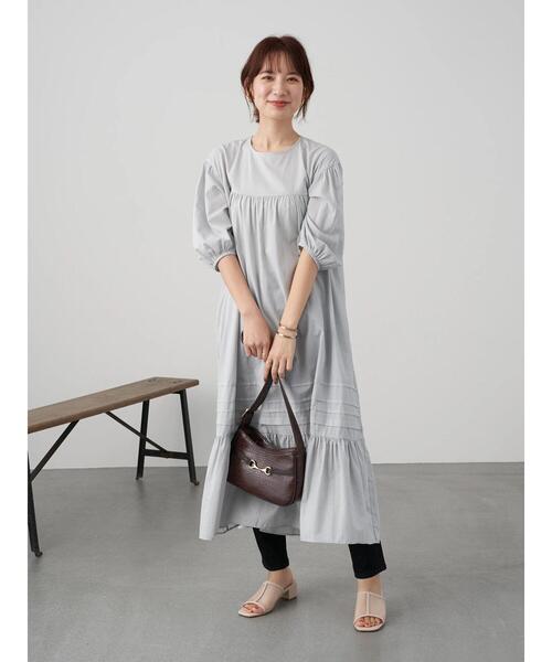 earth music&ecology（アースミュージックアンドエコロジー）の「ギャザータックティアードワンピース ＊（ワンピース・レディース・オフホワイト/サックスブルー/モカ・FREE）」の18枚目の写真