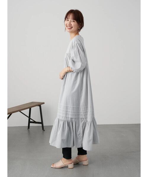 earth music&ecology（アースミュージックアンドエコロジー）の「ギャザータックティアードワンピース ＊（ワンピース・レディース・オフホワイト/サックスブルー/モカ・FREE）」の20枚目の写真