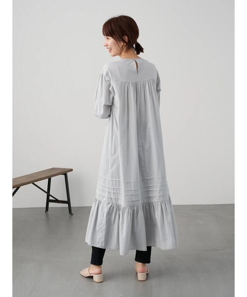 earth music&ecology（アースミュージックアンドエコロジー）の「ギャザータックティアードワンピース ＊（ワンピース・レディース・オフホワイト/サックスブルー/モカ・FREE）」の21枚目の写真