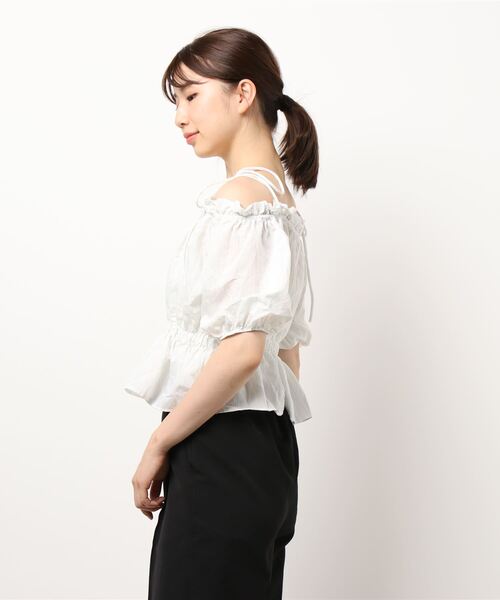 Twinkle;pm(トゥインクルピーエム)の「肩リボンボリュームオフショルブラウス(シャツ/ブラウス・レディース・ホワイト/イエロー/ブルー・FREE)」の6枚目の写真