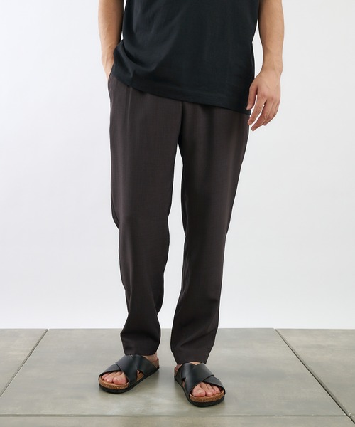 COLONY 2139（コロニートゥーワンスリーナイン）の「KINAGASHIテーパードパンツ(セットアップ可)/スラックスパンツ（スラックス・メンズ・ネイビー/モカ/スミクロ・MEDIUM/LARGE）」の15枚目の写真