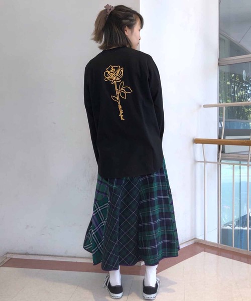 MILKFED.（ミルクフェド）の「EMBROIDERED ROSE L/S TOP（Tシャツ/カットソー・レディース・ホワイト/ブラック・ONE SIZE）」の17枚目の写真