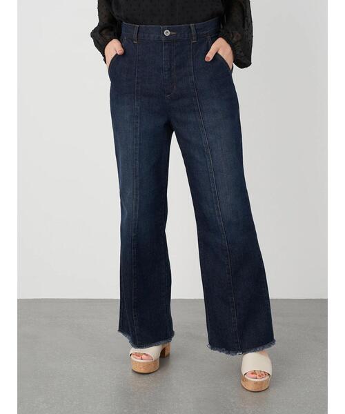 earth music&ecology（アースミュージックアンドエコロジー）の「セミフレアバックレースアップデニムパンツ ＊（デニムパンツ・レディース・ダークインディゴブルー/ライトインディゴブルー・S/M）」の20枚目の写真