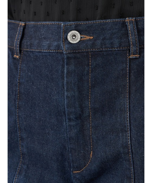 earth music&ecology（アースミュージックアンドエコロジー）の「セミフレアバックレースアップデニムパンツ ＊（デニムパンツ・レディース・ダークインディゴブルー/ライトインディゴブルー・S/M）」の14枚目の写真