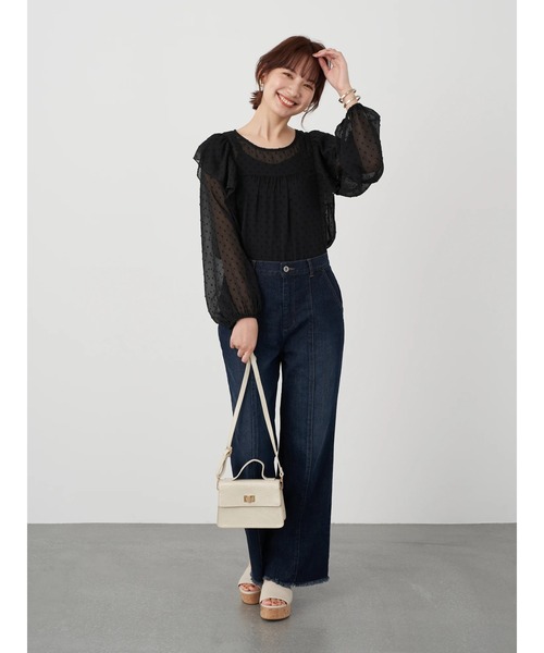 earth music&ecology（アースミュージックアンドエコロジー）の「セミフレアバックレースアップデニムパンツ ＊（デニムパンツ・レディース・ダークインディゴブルー/ライトインディゴブルー・S/M）」の4枚目の写真