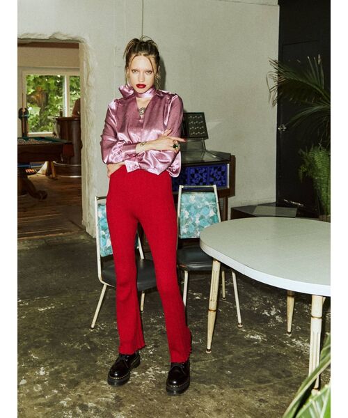 jouetie（ジュエティ）の「ランダムリブフィットフレアニットパンツ（その他パンツ・レディース・ブラック/レッド/グリーン/ブルー/パープル・MEDIUM）」の9枚目の写真