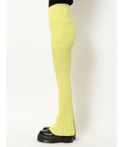 jouetie（ジュエティ）の「ランダムリブフィットフレアニットパンツ（その他パンツ・レディース・ブラック/レッド/グリーン/ブルー/パープル・MEDIUM）」の7枚目の写真