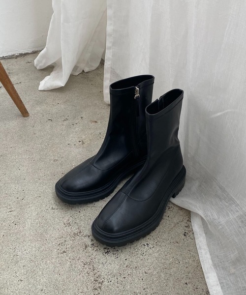 CAPRICIEUX LE'MAGE(カプリシューレマージュ)の「ストレッチトラックソールブーツ(ブーツ・レディース・アイボリー/ブラック・37/39)」の14枚目の写真