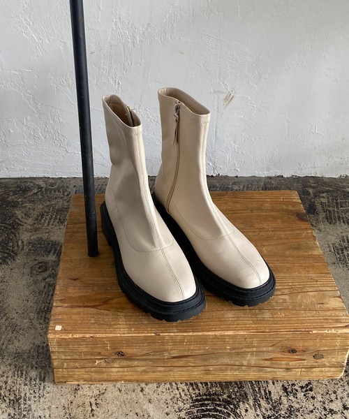 CAPRICIEUX LE'MAGE(カプリシューレマージュ)の「ストレッチトラックソールブーツ(ブーツ・レディース・アイボリー/ブラック・37/39)」の10枚目の写真