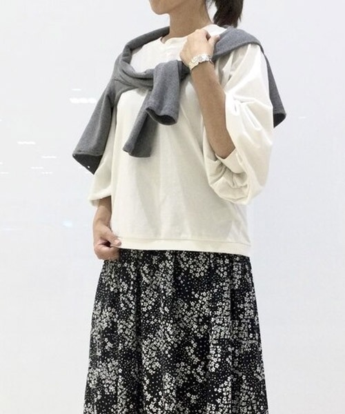 GAP(ギャップ)の「カーボナイズド ジャージー ボリュームスリーブ Tシャツ(Tシャツ/カットソー・レディース・ブラック/ブルー/グリーン/ホワイト系その他・S/M/L/XL/XS/XXS)」の15枚目の写真