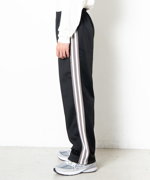 WEGO（ウィゴー）の「WEGO/カラーライントラックパンツ（スウェットパンツ・メンズ・グリーン/レッド/ブラック・MEDIUM/LARGE）」の14枚目の写真