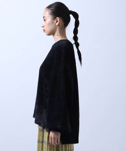 HARE(ハレ)の「ボリュームスリーブシャギーニット(HARE)(ニット/セーター・レディース・グリーン/パープル/ブラック/アイボリー/ブルー・FREE)」の15枚目の写真