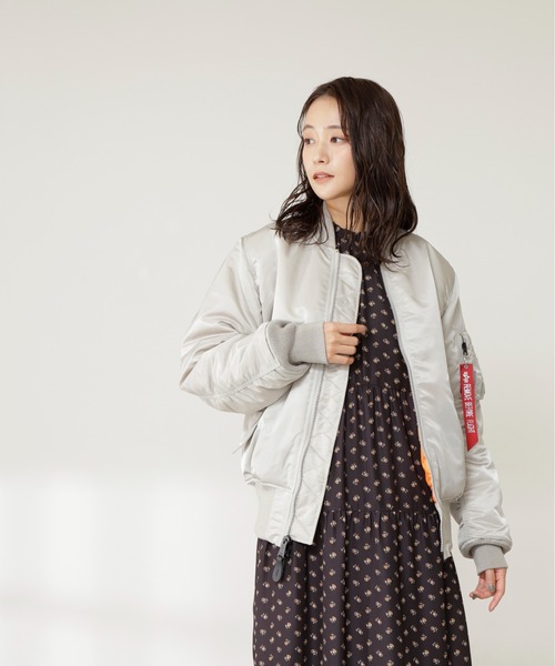 N.（N. Natural Beauty Basic）（エヌエヌナチュラルビューティーベーシック）の「【ＡＬＰＨＡ】ＭＡ－１　ＣＯＲＥ　ＳＰＥＣ（MA-1・レディース・グレー/ブラック・SMALL）」の2枚目の写真