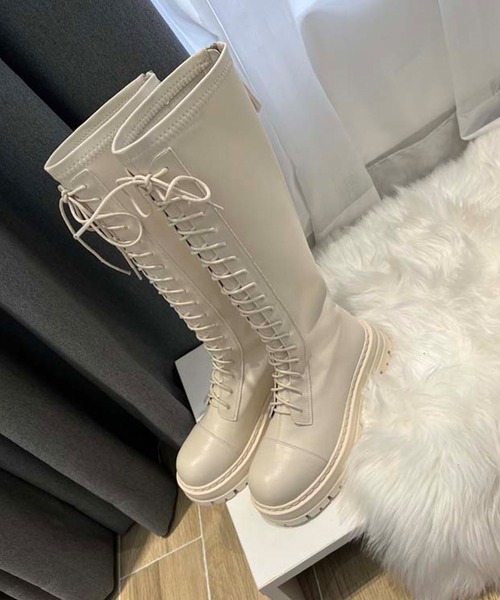 aimoha(アイモハ)の「紐づけフェイクレザー厚底ロングブーツ(ブーツ・レディース・ブラック/ベージュ・24.5cm/24.0cm/22.5cm/23.0cm/23.5cm)」の12枚目の写真