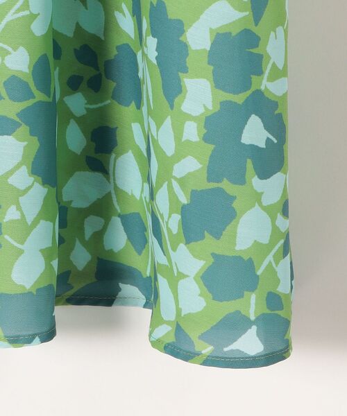 SHIPS any（シップス エニィ）の「SHIPS any:〈ウォッシャブル〉Longchamp フラワー プリント バック リボン ギャザー ワンピース（ワンピース・レディース・ネイビー/グリーン・ONE SIZE）」の8枚目の写真