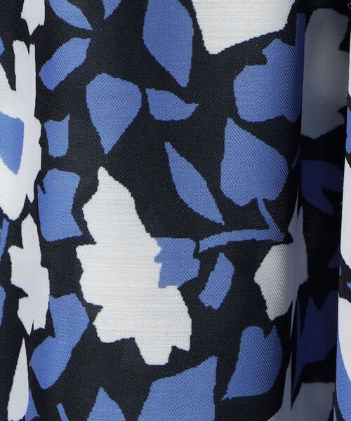 SHIPS any（シップス エニィ）の「SHIPS any:〈ウォッシャブル〉Longchamp フラワー プリント バック リボン ギャザー ワンピース（ワンピース・レディース・ネイビー/グリーン・ONE SIZE）」の14枚目の写真