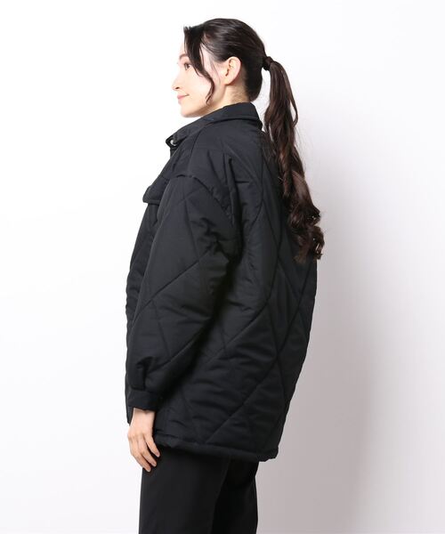 INTERPLAY(インタープレイ)の「【INTERPLAY】ランバスパディングブルゾン(ブルゾン・レディース・ブラック/ライトグレー・FREE)」の3枚目の写真