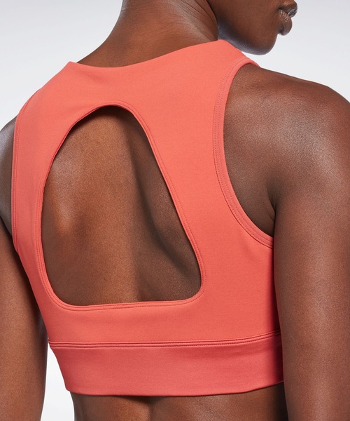Reebok(リーボック)の「スタジオ ビヨンド ザ スウェット クロップトップ / Studio Beyond the Sweat Crop Top(タンクトップ・レディース・レッド系その他/グリーン系その他・SMALL/MEDIUM/LARGE/X-LARGE/X-SMALL)」の4枚目の写真