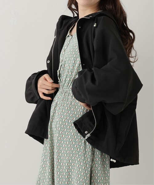 RAY CASSIN（レイカズン）の「袖ボリュームマンパー（マウンテンパーカー・レディース・ブラック/イエロー/ミント/キナリ・FREE）」の5枚目の写真