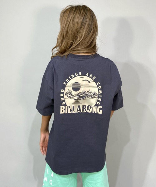 BILLABONG(ビラボン)の「BILLABONG/ビラボン ビッグシルエット アウトドアテイストバックプリントTシャツ BC013-213(Tシャツ/カットソー・レディース・ブラック/ホワイト/ベージュ・M/L)」の1枚目の写真
