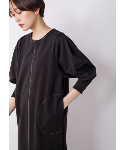 CIENA（シエナ）の「配色ステッチコクーンカットワンピース（ワンピース・レディース・ブラック/ベージュ・FREE）」の3枚目の写真