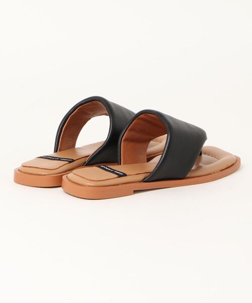 inter-chaussures(インターショシュール)の「【ANGEL ALARCON】スクエアトウフラットトングサンダル(D22204)(サンダル・レディース・ブラック/ベージュ/ライトピンク・38/35/36/37)」の4枚目の写真