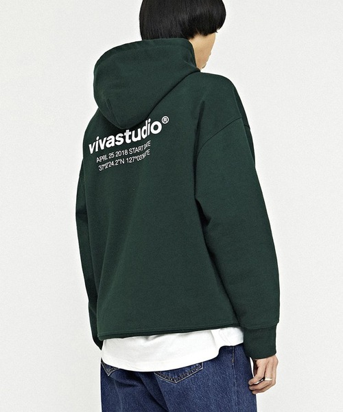 VIVASTUDIO（ビバスタジオ）の「【UNISEX】vivastudio／LOCATION フーディー  2277083（パーカー・レディース・ライトグレー/ブラック/グリーン・SMALL/MEDIUM/LARGE/X-LARGE）」の7枚目の写真