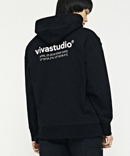 VIVASTUDIO（ビバスタジオ）の「【UNISEX】vivastudio／LOCATION フーディー  2277083（パーカー・レディース・ライトグレー/ブラック/グリーン・SMALL/MEDIUM/LARGE/X-LARGE）」の11枚目の写真