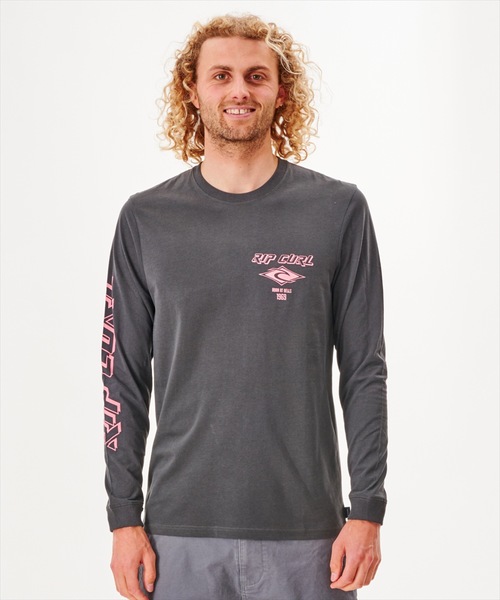 rip curl(リップカール)の「【RIPCURL(リップカール)】FADE OUT ICON/袖プリントロゴ長袖ロンT(Tシャツ/カットソー・メンズ・ブラック/ナチュラル/ピンク系その他/プラム/ブラック×ピンク/ブルー系その他・MEDIUM/LARGE/X-LARGE/SMALL/X-SMALL)」の3枚目の写真