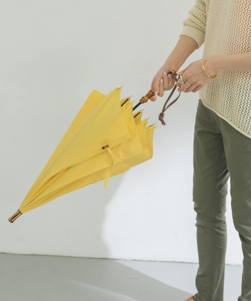 URBAN RESEARCH（アーバンリサーチ）の「『晴雨兼用』バンブーパラソル（長傘・レディース・イエロー/ドット/ブラック・-）」の13枚目の写真