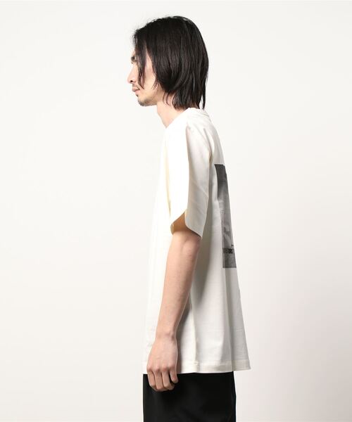 JUUN.J(ジュンジェイ)の「juun j/ジュンジェイ/Graphic Short Sleeve T/S(Tシャツ/カットソー・メンズ・オフホワイト/ブラック・MEDIUM)」の5枚目の写真