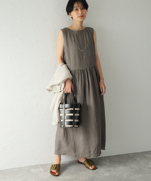 ARMEN(アーメン)の「【ARMEN/アーメン】 LINEN PLAIN BOAT NECK N/S OP:ワンピース(ワンピース・レディース・チャコールグレー/ブラック・SMALL)」の2枚目の写真