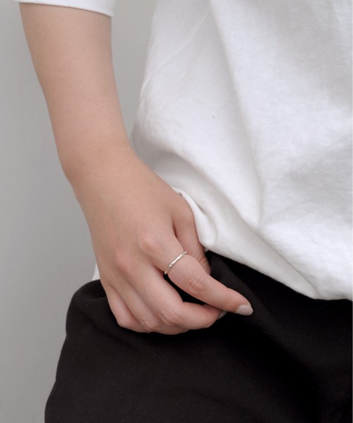 ieLS（イエルズ）の「「ieLS」SV925 シルバー デザイン リング（リング・メンズ・A/B/C/D/E/F/G/I/H/J/L/M/K/N/O・11/9/13/15 /17/7/16/10/14/18/10.5/12）」の3枚目の写真
