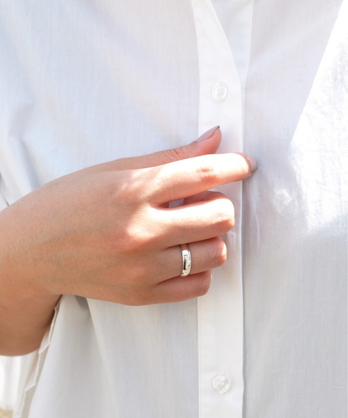 ieLS（イエルズ）の「「ieLS」SV925 シルバー デザイン リング（リング・メンズ・A/B/C/D/E/F/G/I/H/J/L/M/K/N/O・11/9/13/15 /17/7/16/10/14/18/10.5/12）」の6枚目の写真