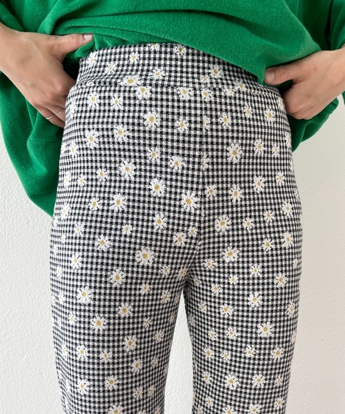 wee9s(ウィークス)の「daisy flare pants / デイジーフレアパンツ(スウェットパンツ・レディース・ブラック/レッド・FREE)」の6枚目の写真